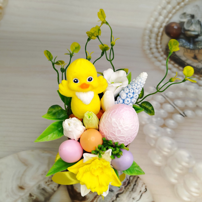 Пасхальный цыплёнок в букете