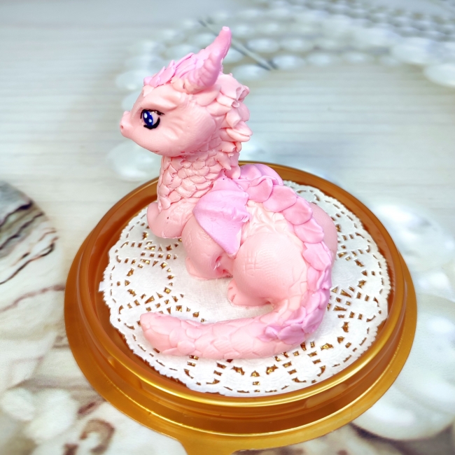 Розовый дракон