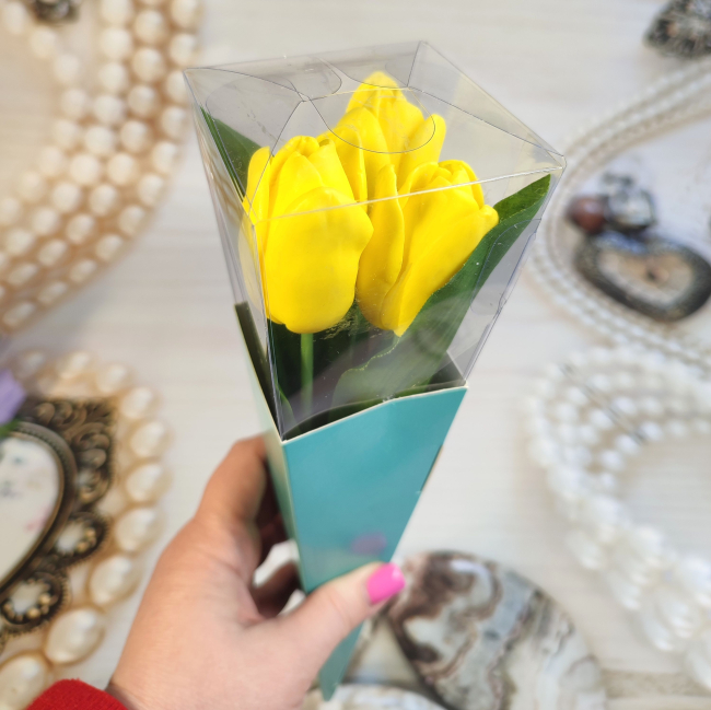 Конус с тюльпанами