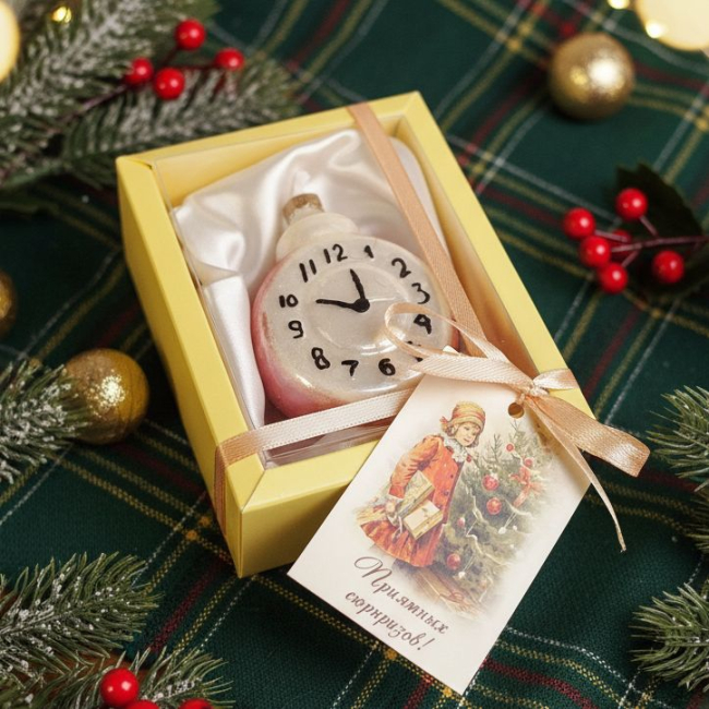 Часы в коробке