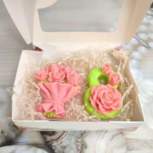 Набор на 8 марта из мыльных роз