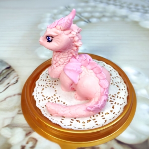 Розовый дракон