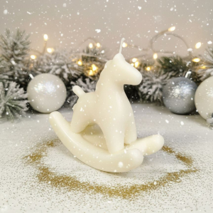 Лошадка из пчелиного воска