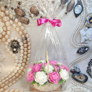 Пионы в корзине