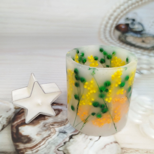 Подсвечник из парафина