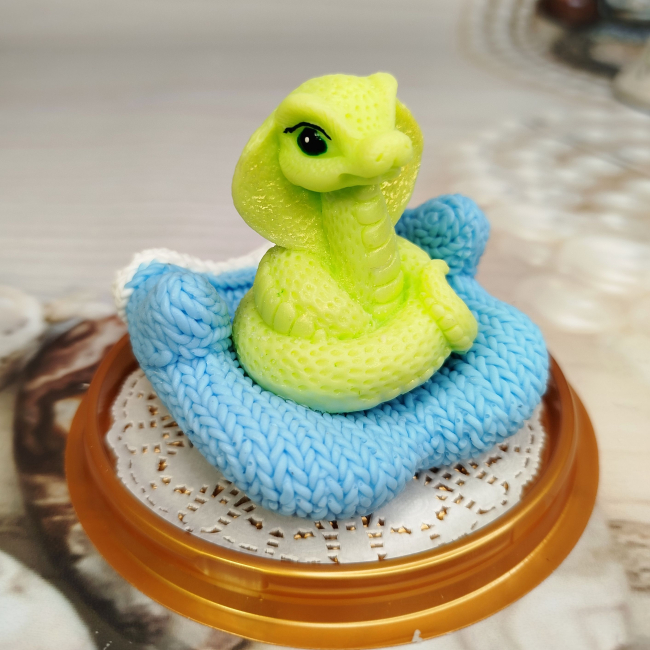 Кобра и рукавички